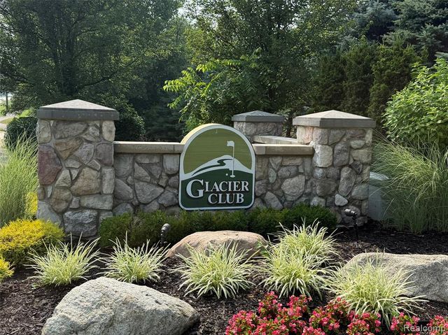 58626 Valley View Drive, Washington, MI 48094