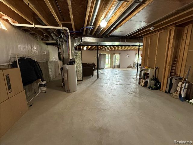 58626 Valley View Drive, Washington, MI 48094