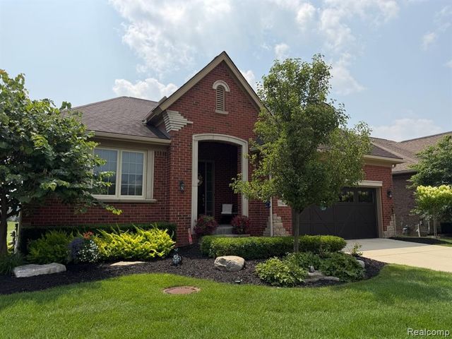 58626 Valley View Drive, Washington, MI 48094