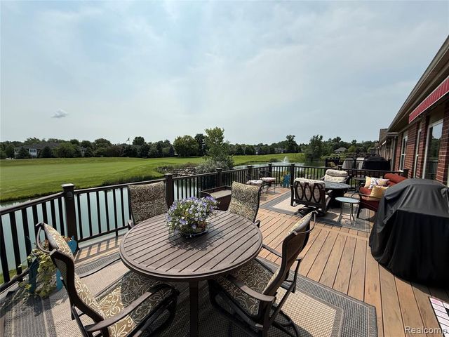 58626 Valley View Drive, Washington, MI 48094