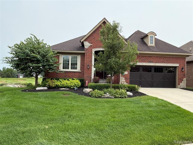 58626 Valley View Drive, Washington, MI 48094