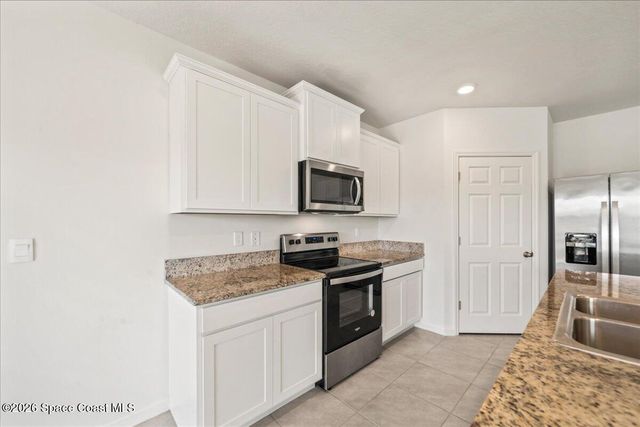 870 Remington Green Drive SE, Palm Bay, FL 32909