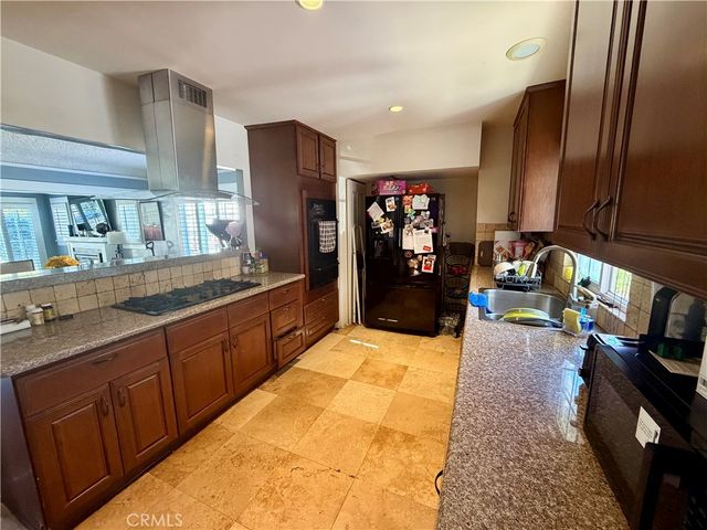 1016 W 51st Place, Los Angeles, CA 90037
