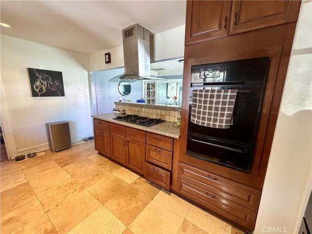 1016 W 51st Place, Los Angeles, CA 90037