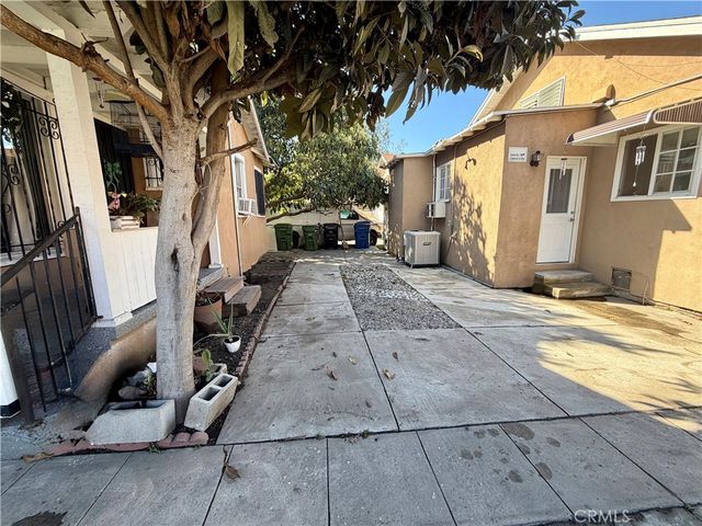 1016 W 51st Place, Los Angeles, CA 90037