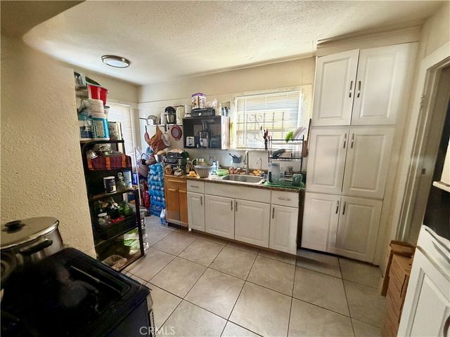 1016 W 51st Place, Los Angeles, CA 90037