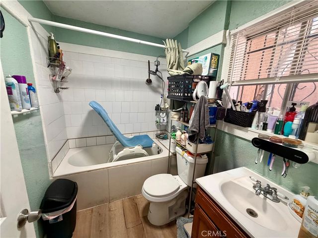 1016 W 51st Place, Los Angeles, CA 90037