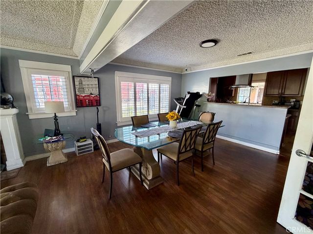 1016 W 51st Place, Los Angeles, CA 90037