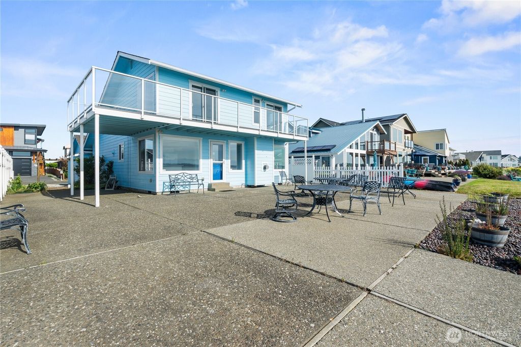 3990 Saltspring Drive, Ferndale, WA 98248