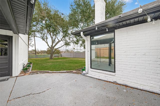 707 Montclair Boulevard, Sugar Land, TX 77478