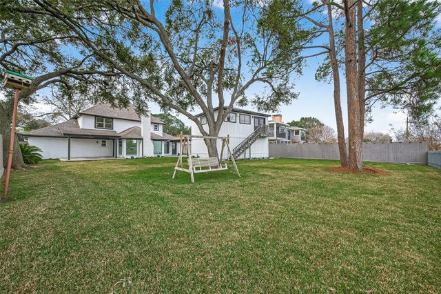 707 Montclair Boulevard, Sugar Land, TX 77478
