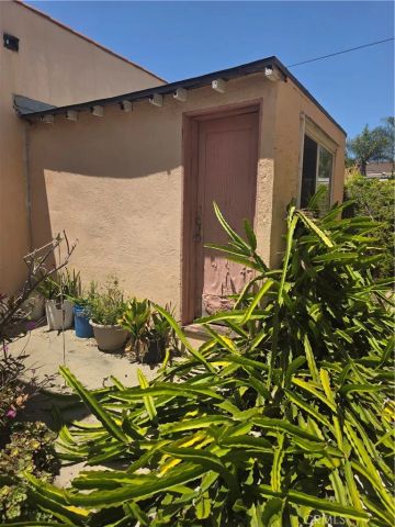 1730 Temple, Long Beach, CA 90804