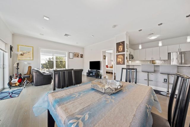 320 Maverick St 409, Boston, MA 02128