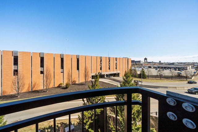 320 Maverick St 409, Boston, MA 02128