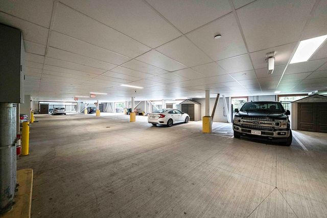 320 Maverick St 409, Boston, MA 02128