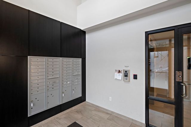 320 Maverick St 409, Boston, MA 02128