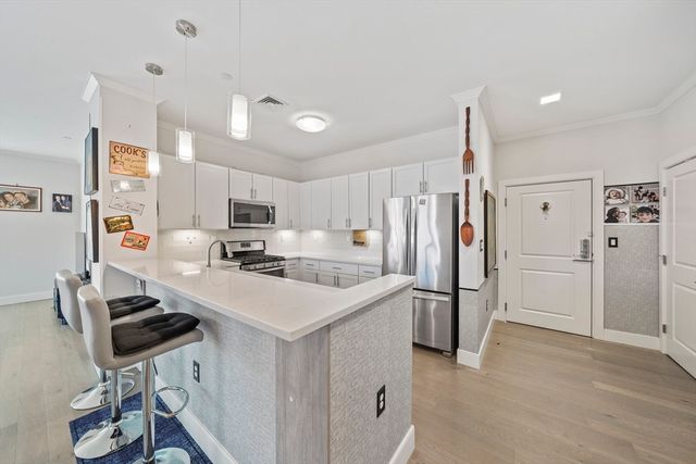 320 Maverick St 409, Boston, MA 02128