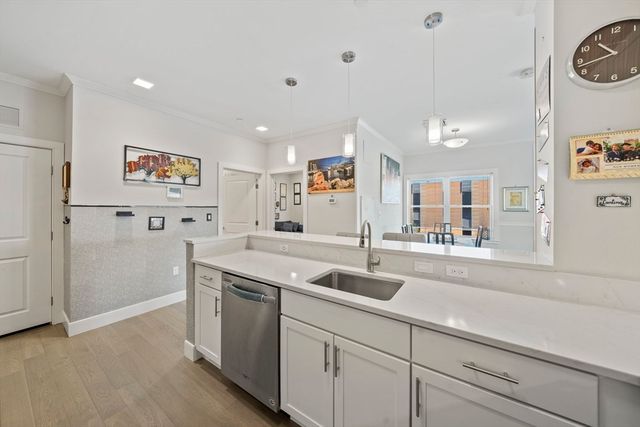 320 Maverick St 409, Boston, MA 02128