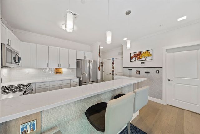 320 Maverick St 409, Boston, MA 02128