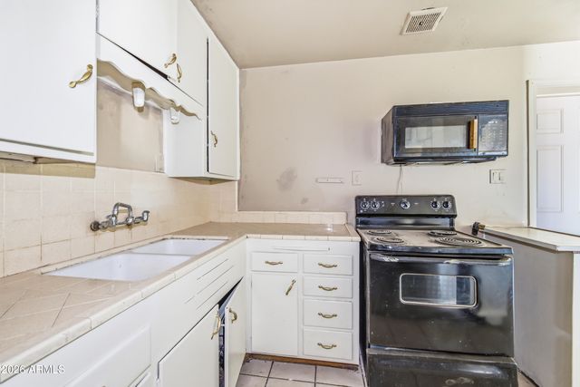 6532 N 19TH Drive, Phoenix, AZ 85015