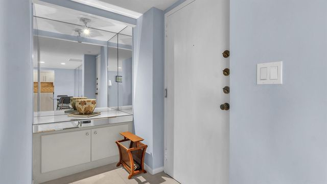 1801 S Flagler Drive 1804, West Palm Beach, FL 33401