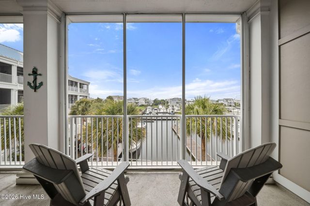 2571 St James Drive SE Unit 202, Oak Island, NC 28461