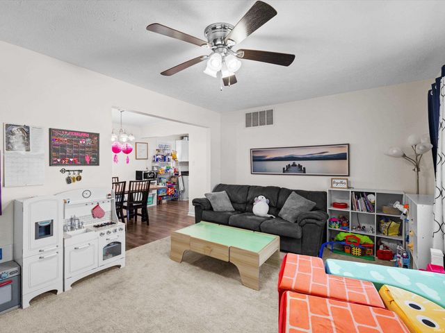 2501 Sweetser Avenue, Evansville, IN 47714