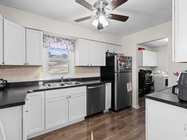 2501 Sweetser Avenue, Evansville, IN 47714