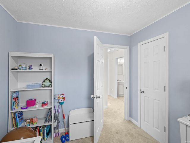 2501 Sweetser Avenue, Evansville, IN 47714