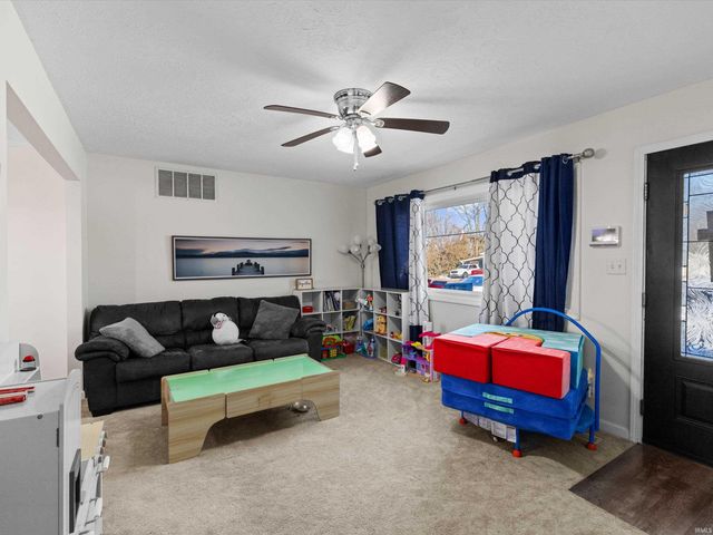 2501 Sweetser Avenue, Evansville, IN 47714