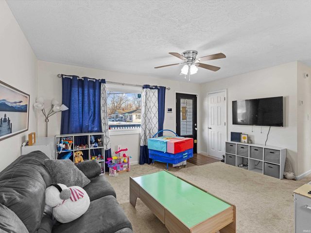 2501 Sweetser Avenue, Evansville, IN 47714