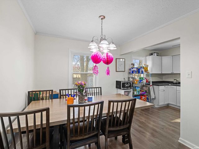 2501 Sweetser Avenue, Evansville, IN 47714