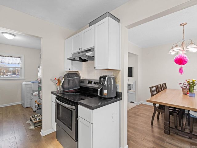 2501 Sweetser Avenue, Evansville, IN 47714