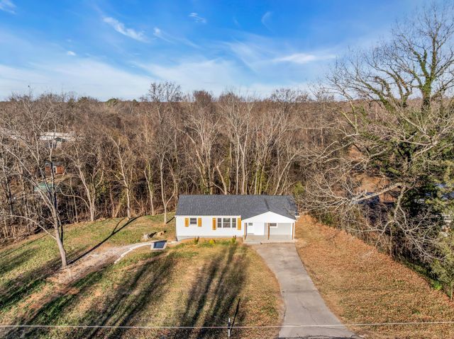 1034 Taylor Town Rd, White Bluff, TN 37187