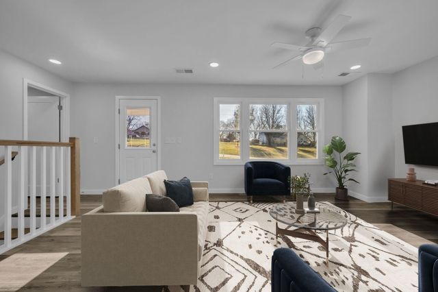 1034 Taylor Town Rd, White Bluff, TN 37187