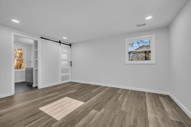 1034 Taylor Town Rd, White Bluff, TN 37187