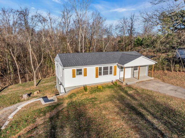 1034 Taylor Town Rd, White Bluff, TN 37187