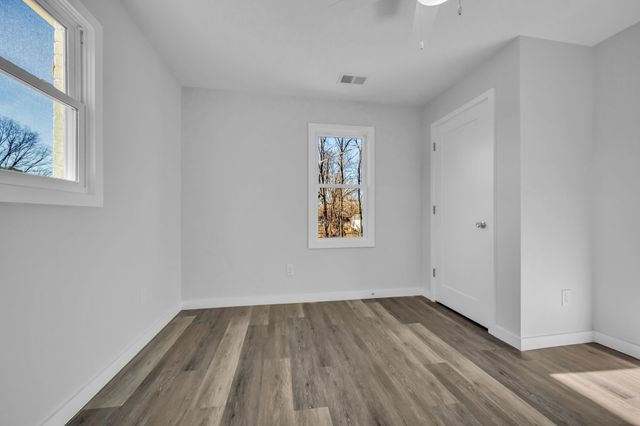 1034 Taylor Town Rd, White Bluff, TN 37187