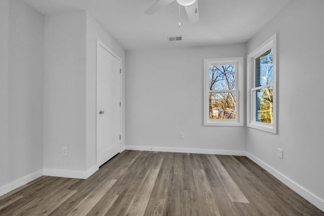 1034 Taylor Town Rd, White Bluff, TN 37187