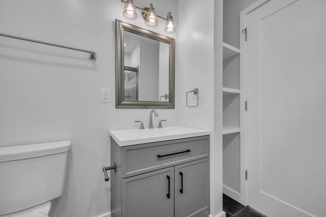 1034 Taylor Town Rd, White Bluff, TN 37187