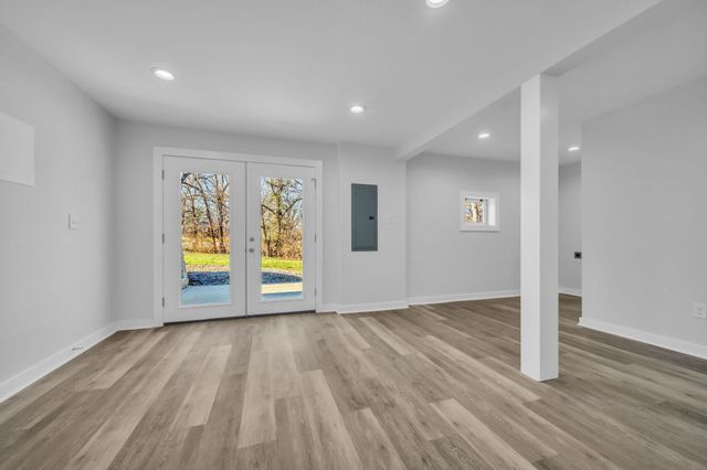 1034 Taylor Town Rd, White Bluff, TN 37187