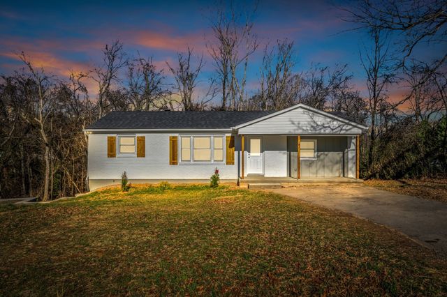 1034 Taylor Town Rd, White Bluff, TN 37187