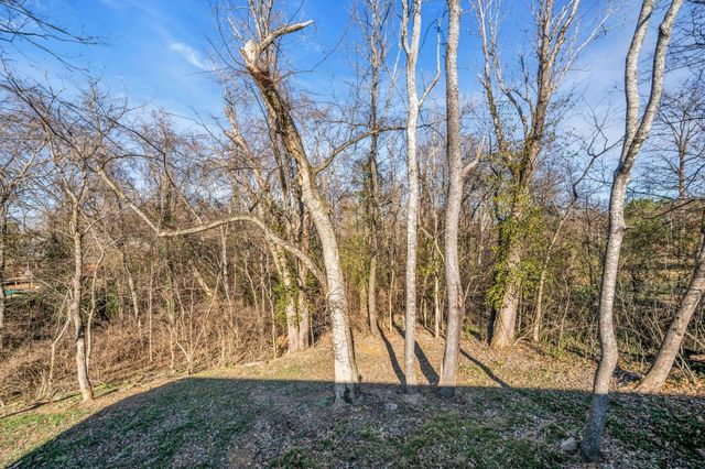 1034 Taylor Town Rd, White Bluff, TN 37187