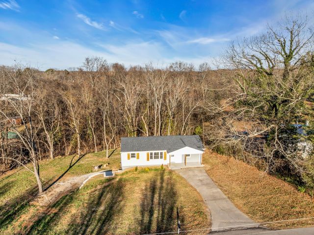 1034 Taylor Town Rd, White Bluff, TN 37187