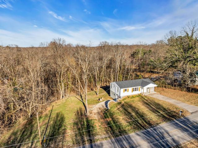 1034 Taylor Town Rd, White Bluff, TN 37187