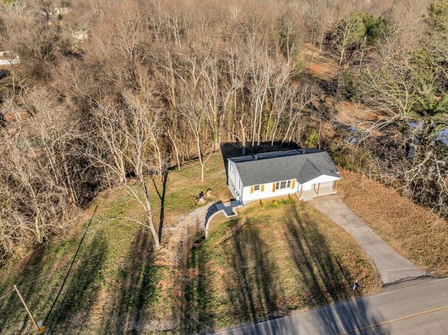 1034 Taylor Town Rd, White Bluff, TN 37187