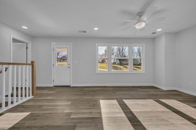 1034 Taylor Town Rd, White Bluff, TN 37187