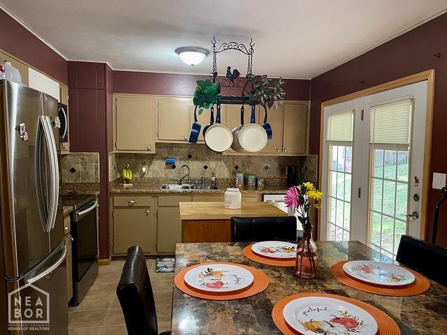 78 Cherokee Road, Cherokee Village, AR 72529