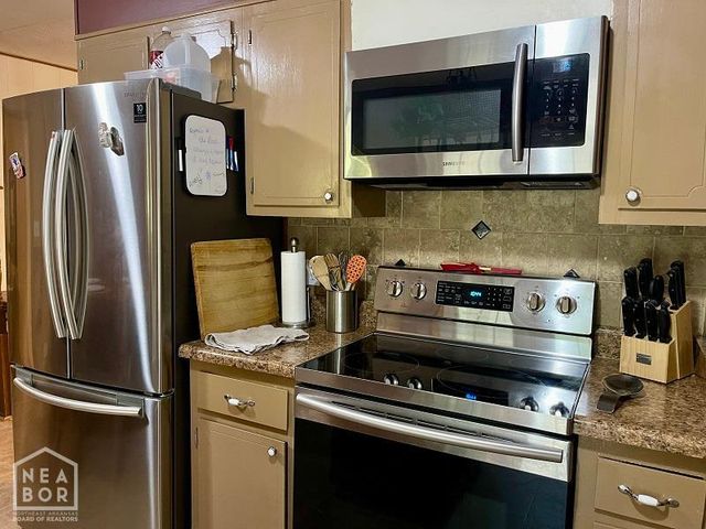 78 Cherokee Road, Cherokee Village, AR 72529