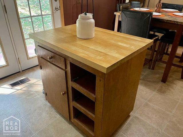 78 Cherokee Road, Cherokee Village, AR 72529